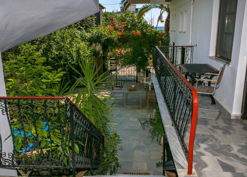 Pension Aldebaran Hotel Potos Exterior photo